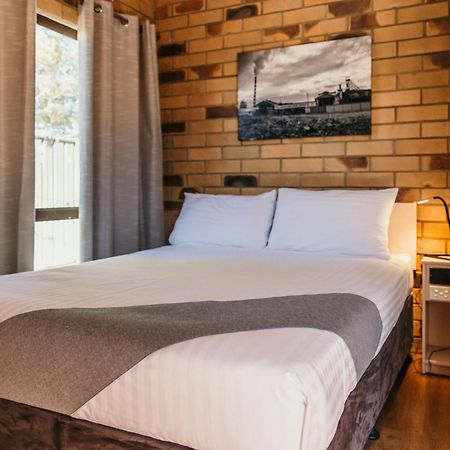 Abacus Motel Маунт-Айза Экстерьер фото