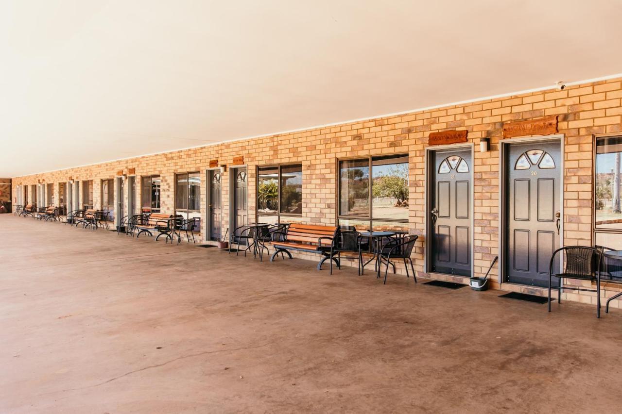 Abacus Motel Маунт-Айза Экстерьер фото