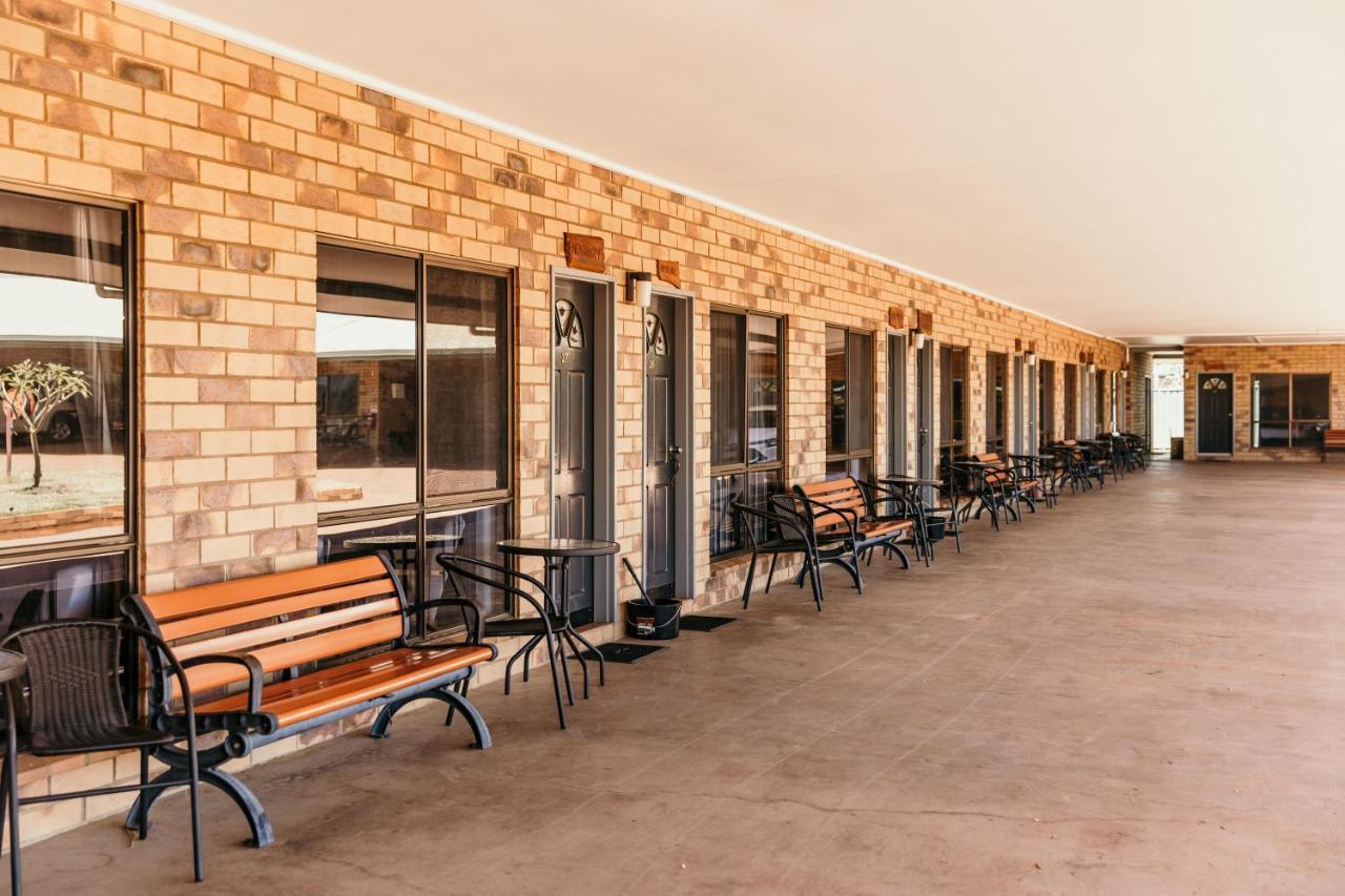 Abacus Motel Маунт-Айза Экстерьер фото